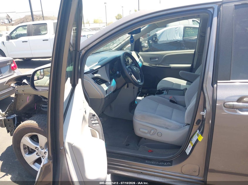 2016 Toyota Sienna VIN 5TDKK3DCXGS732054 IAAI salvage auction — FRONT END, Wait Title, sold $7,150 on 2026-08-21 (photo 5)