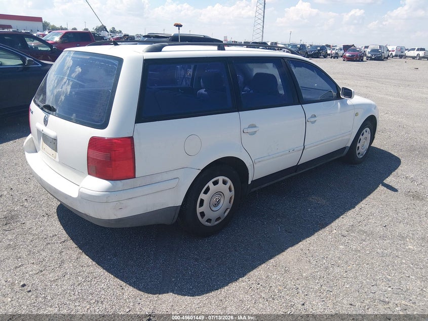1999 Volkswagen Passat VIN WVWNA63B4XE412552 IAAI salvage auction — NORMAL WEAR, Clear (Arizona), sold $25 on 2026-07-22 (photo 4)