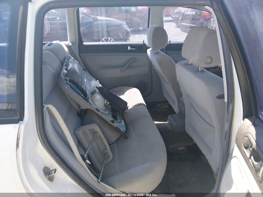 1999 Volkswagen Passat VIN WVWNA63B4XE412552 IAAI salvage auction — NORMAL WEAR, Clear (Arizona), sold $25 on 2026-07-22 (photo 8)