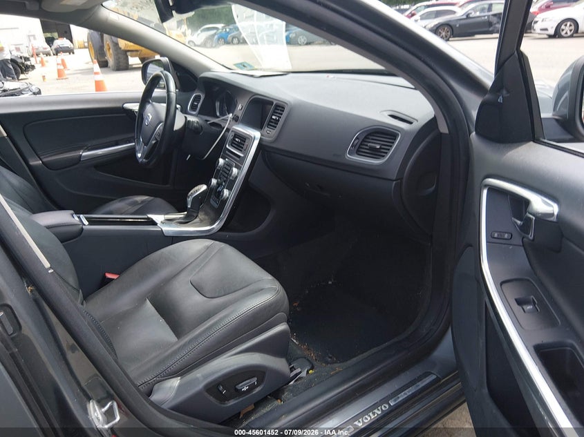 2016 Volvo S60 VIN YV126MFK2G2406751 IAAI salvage auction — LEFT FRONT, Salvage Title, sold $675 on 2026-07-30 (photo 5)