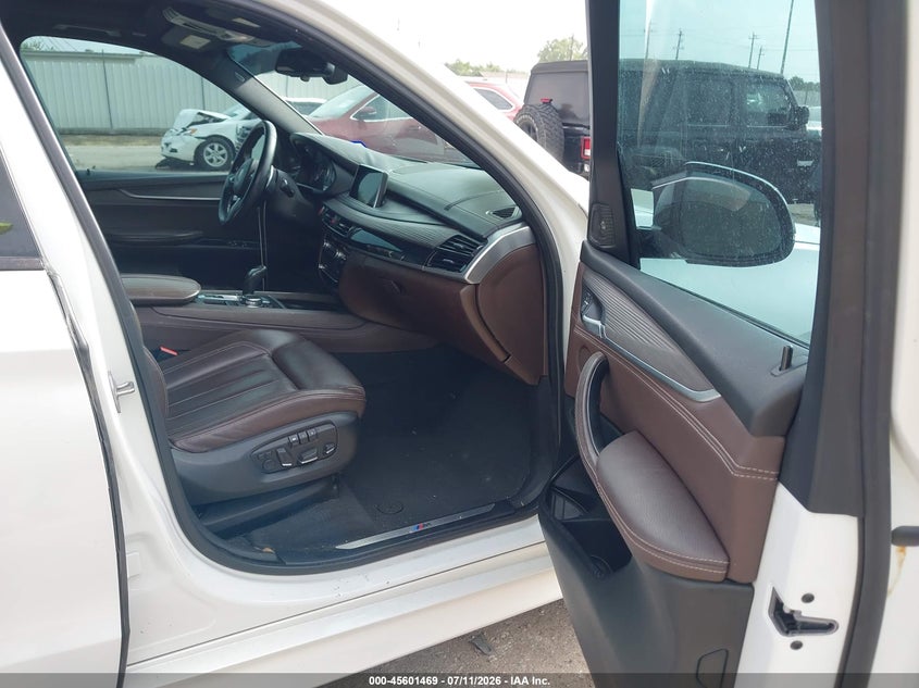 2015 BMW X5 VIN 5UXKS4C52F0N07782 IAAI salvage auction — REAR END, Wait Title, sold $5,600 on 2026-09-02 (photo 5)