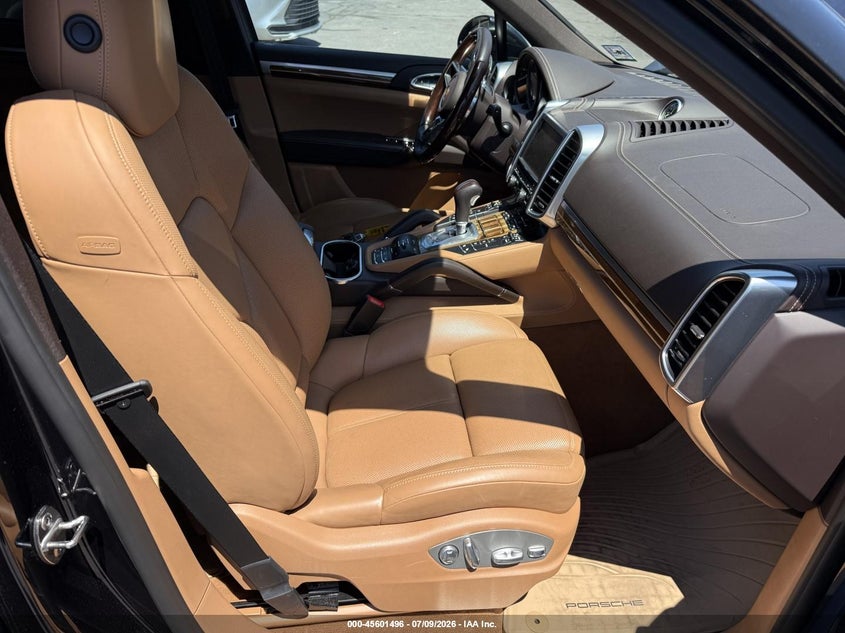 2015 Porsche VIN WP1AE2A24FLA52030 IAAI salvage auction — NORMAL WEAR, Salvage Title, sold $9,825 on 2026-07-22 (photo 5)