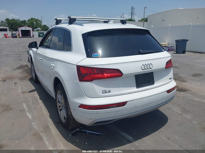 2020 Audi Q5 VIN WA1ANAFY8L2040693 IAAI salvage auction — LEFT FRONT, Salvage Title, sold $900 on 2026-07-29 (photo 3)