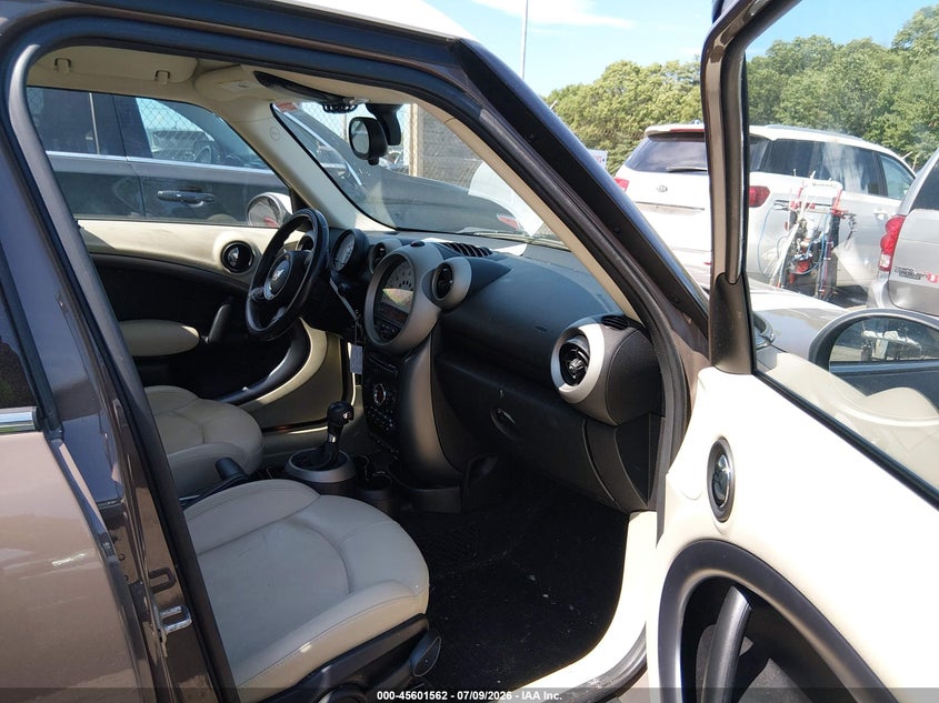 2012 Mini VIN WMWZC5C54CWL56937 IAAI salvage auction — NORMAL WEAR, Clear (Massachusetts), sold $525 on 2026-07-28 (photo 5)