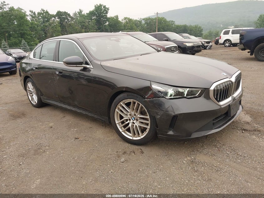 2024 BMW 5er VIN WBA53FJ04RCP92810 — IAAI salvage auction photo