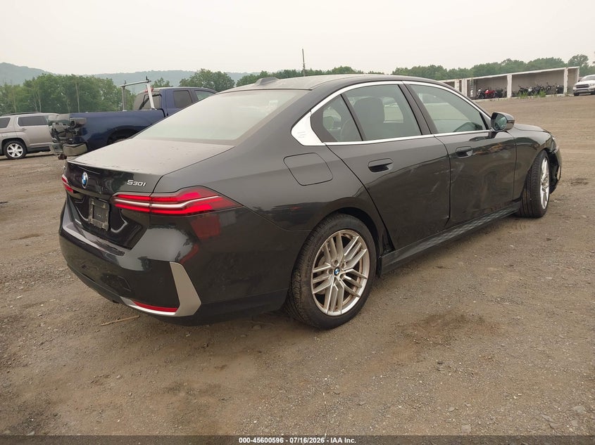 2024 BMW 5er VIN WBA53FJ04RCP92810 IAAI salvage auction — RIGHT SIDE, Salvage Title, sold $22,000 on 2026-08-27 (photo 4)