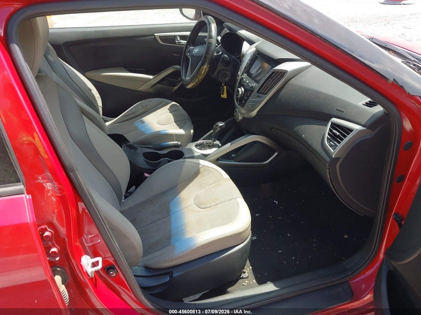 2012 Hyundai Veloster VIN KMHTC6AD7CU069673 IAAI salvage auction — ENGINE DAMAGE, Clear (Virginia), sold $350 on 2026-07-28 (photo 5)