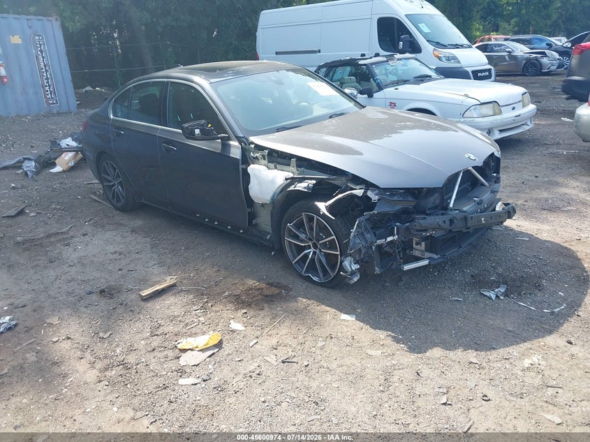 2019 BMW 3er VIN 3MW5R7J54K8B00817 — IAAI salvage auction photo
