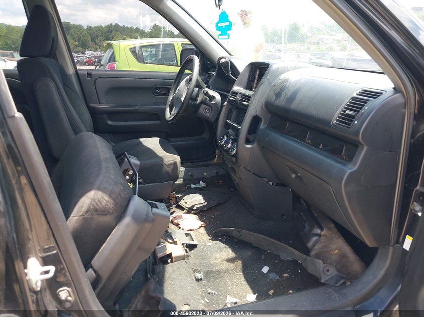 2005 Honda Cr-v VIN SHSRD78945U300214 IAAI salvage auction — NORMAL WEAR, Clear (North Carolina), sold $575 on 2026-07-31 (photo 5)