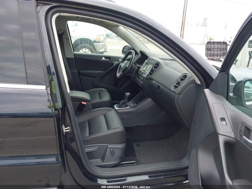 2013 Volkswagen Tiguan VIN WVGAV7AX3DW537177 IAAI salvage auction — FRONT END, Wait Title, sold $1,500 on 2026-08-12 (photo 5)