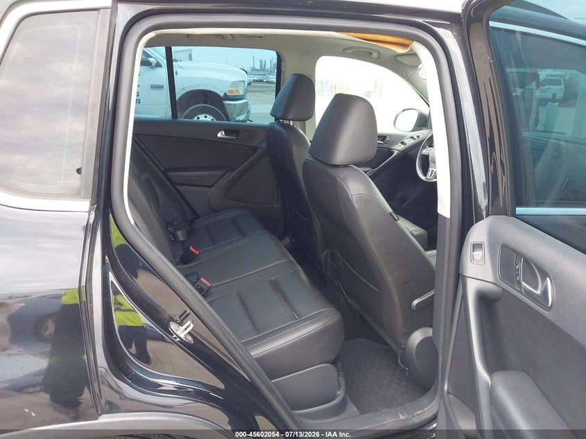 2013 Volkswagen Tiguan VIN WVGAV7AX3DW537177 IAAI salvage auction — FRONT END, Wait Title, sold $1,500 on 2026-08-12 (photo 8)