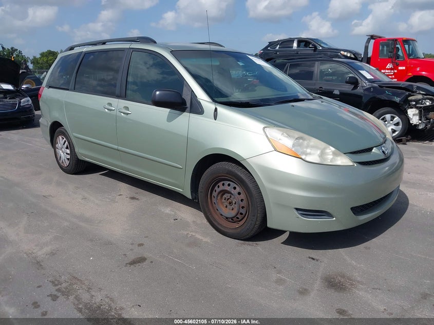 2009 Toyota Sienna VIN 5TDZK23C19S266866 IAAI salvage auction — NORMAL WEAR, Clear (Florida), sold $1,550 on 2026-07-13 (photo 1)