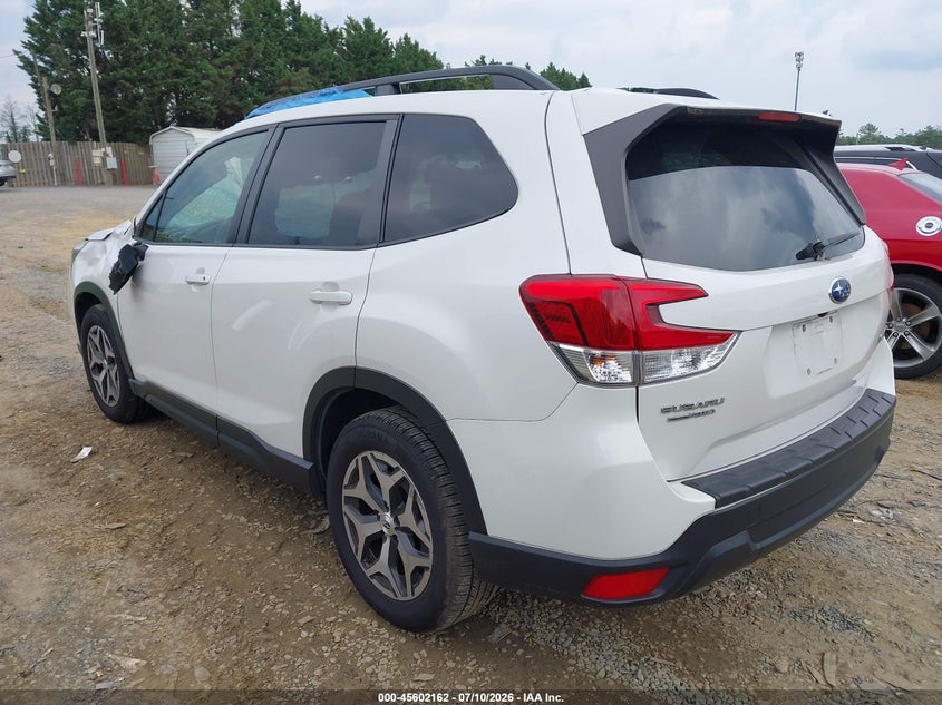 2020 Subaru Forester VIN JF2SKAJC4LH521800 IAAI salvage auction — STORM DAMAGE, Salvage Title, sold $2,600 on 2026-07-30 (photo 3)