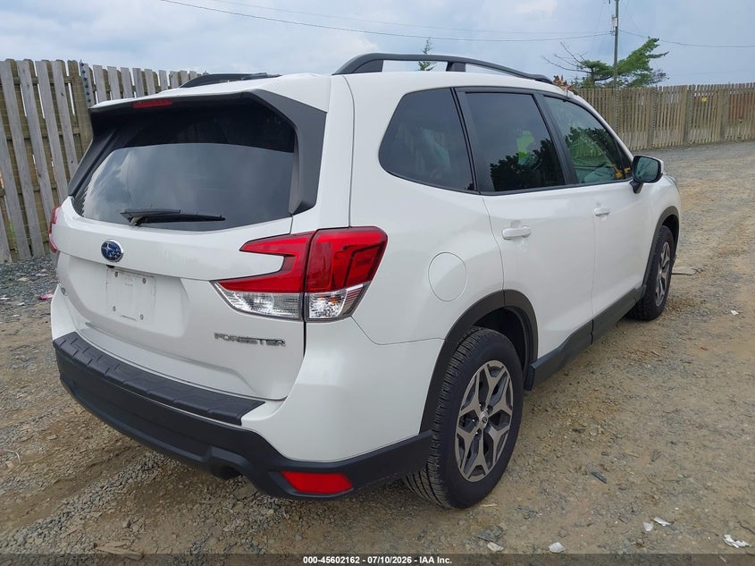 2020 Subaru Forester VIN JF2SKAJC4LH521800 IAAI salvage auction — STORM DAMAGE, Salvage Title, sold $2,600 on 2026-07-30 (photo 4)