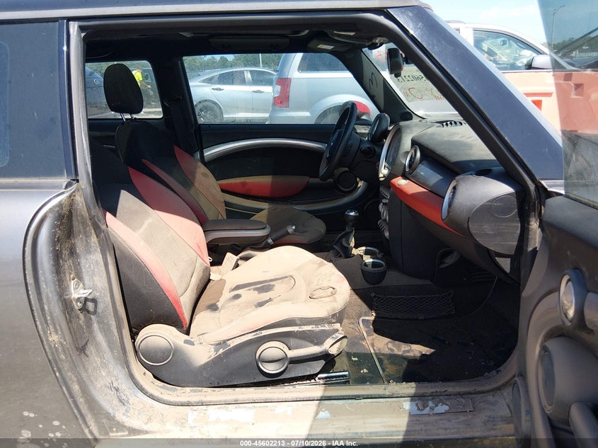 2007 Mini Cooper VIN WMWMF73527TT85907 IAAI salvage auction — FRESH WATER, Salvage (Kansas), sold $350 on 2026-08-14 (photo 5)