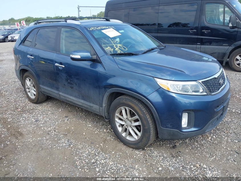2014 Kia Sorento VIN 5XYKT4A70EG462885 IAAI salvage auction — NORMAL WEAR, Clear (Connecticut), sold $825 on 2026-07-16 (photo 1)