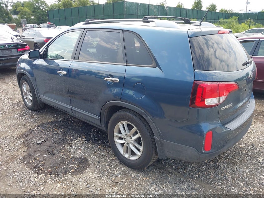 2014 Kia Sorento VIN 5XYKT4A70EG462885 IAAI salvage auction — NORMAL WEAR, Clear (Connecticut), sold $825 on 2026-07-16 (photo 3)