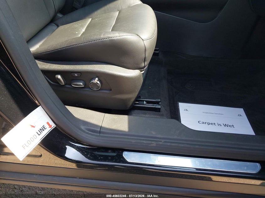 2024 Cadillac Xt4 VIN 1GYFZDR41RF101484 IAAI salvage auction — WATER/FLOOD, Wait Title, sold $14,100 on 2026-09-04 (photo 6)