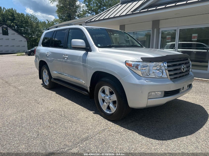 2011 Toyota Land cruiser VIN JTMHY7AJ7B5012065 IAAI salvage auction — NORMAL WEAR, Original (New Hampshire), sold $16,375 on 2026-07-22 (photo 1)