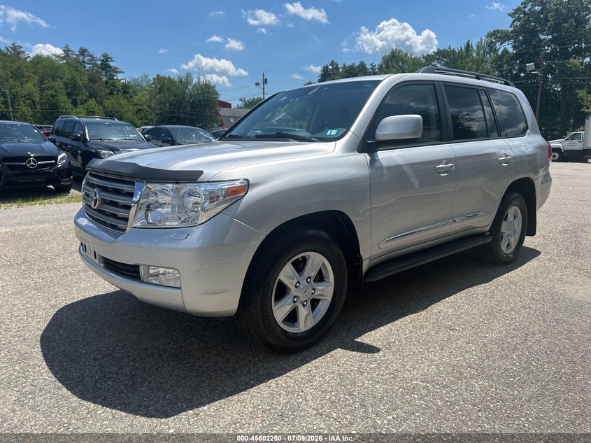 2011 Toyota Land cruiser VIN JTMHY7AJ7B5012065 IAAI salvage auction — NORMAL WEAR, Original (New Hampshire), sold $16,375 on 2026-07-22 (photo 2)