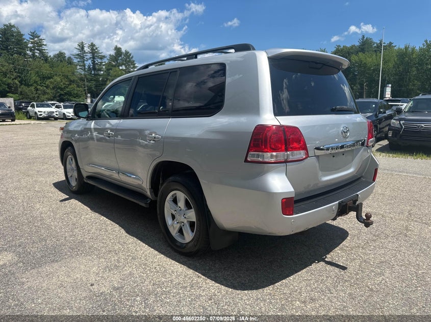2011 Toyota Land cruiser VIN JTMHY7AJ7B5012065 IAAI salvage auction — NORMAL WEAR, Original (New Hampshire), sold $16,375 on 2026-07-22 (photo 3)