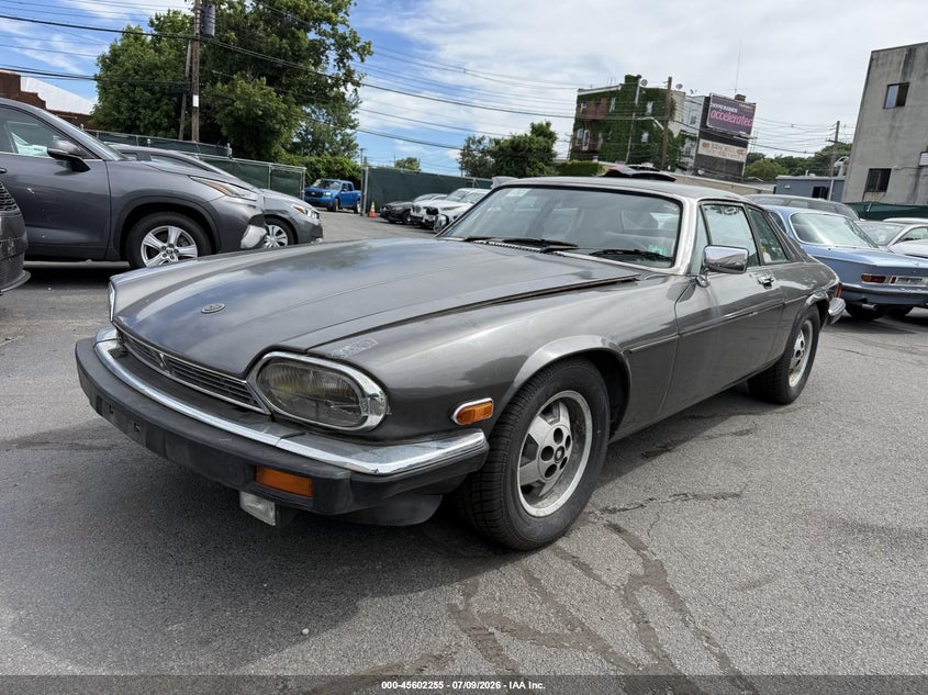1985 Jaguar Xj series VIN SAJNV5842FC119317 IAAI salvage auction — NORMAL WEAR, Clear (New Jersey), sold $1,750 on 2026-07-17 (photo 2)