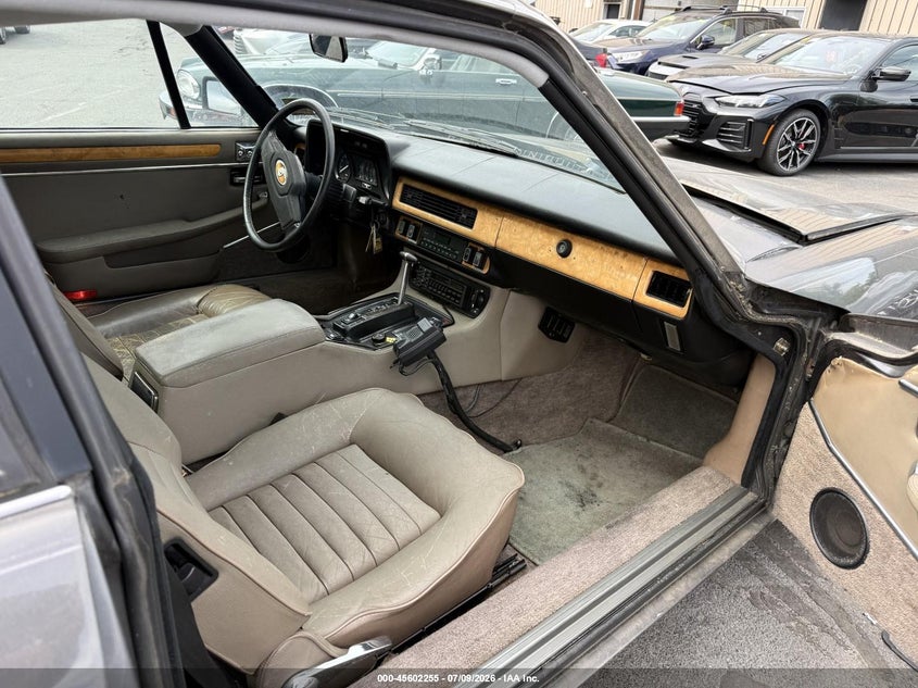 1985 Jaguar Xj series VIN SAJNV5842FC119317 IAAI salvage auction — NORMAL WEAR, Clear (New Jersey), sold $1,750 on 2026-07-17 (photo 5)