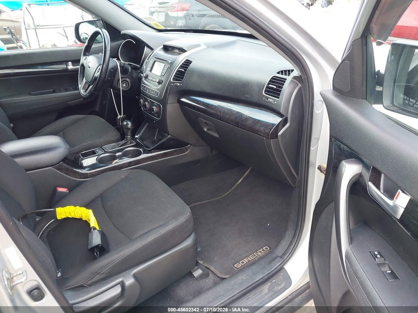 2014 Kia Sorento VIN 5XYKTCA6XEG516758 IAAI salvage auction — NORMAL WEAR, Salvage Title, sold $800 on 2026-07-23 (photo 5)