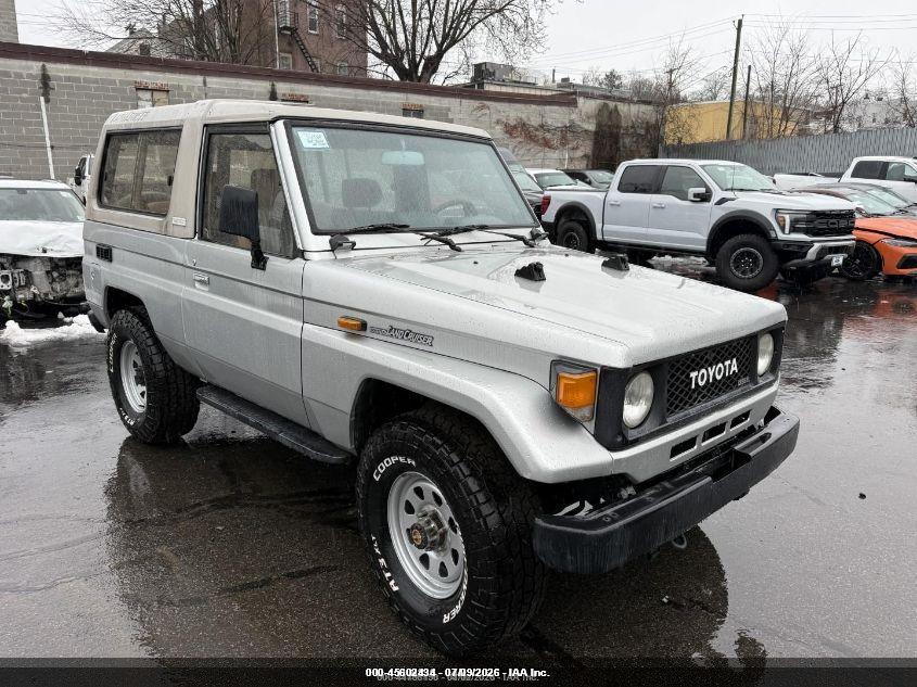 1989 Toyota Land cruiser VIN TW0V0BJ7309502733 IAAI salvage auction — NORMAL WEAR, Clear (New Jersey), sold $8,700 on 2026-07-30 (photo 1)