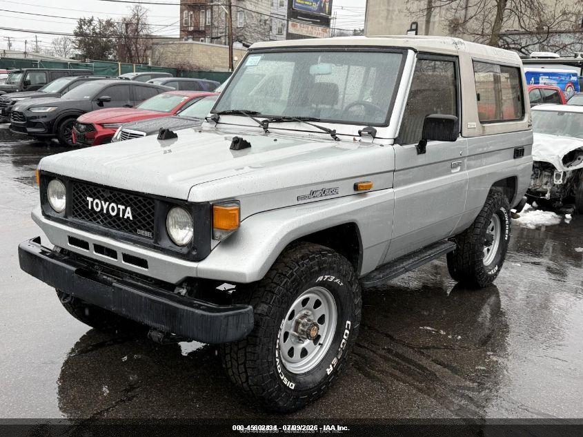 1989 Toyota Land cruiser VIN TW0V0BJ7309502733 IAAI salvage auction — NORMAL WEAR, Clear (New Jersey), sold $8,700 on 2026-07-30 (photo 2)