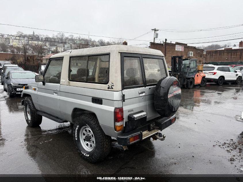1989 Toyota Land cruiser VIN TW0V0BJ7309502733 IAAI salvage auction — NORMAL WEAR, Clear (New Jersey), sold $8,700 on 2026-07-30 (photo 3)