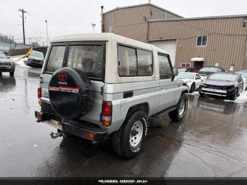 1989 Toyota Land cruiser VIN TW0V0BJ7309502733 IAAI salvage auction — NORMAL WEAR, Clear (New Jersey), sold $8,700 on 2026-07-30 (photo 4)