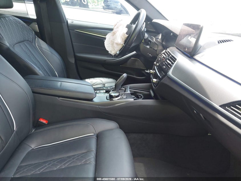 2022 BMW M550i xdrive VIN WBA13BK0XNCH90465 IAAI salvage auction — RIGHT FRONT, Original (West Virginia), sold $5,100 on 2026-07-15 (photo 5)