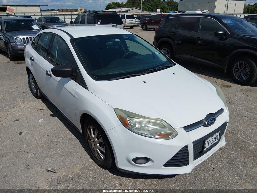 2013 Ford Focus VIN 1FADP3E27DL297495 IAAI salvage auction — NORMAL WEAR, Salvage Title, sold $250 on 2026-07-19 (photo 1)