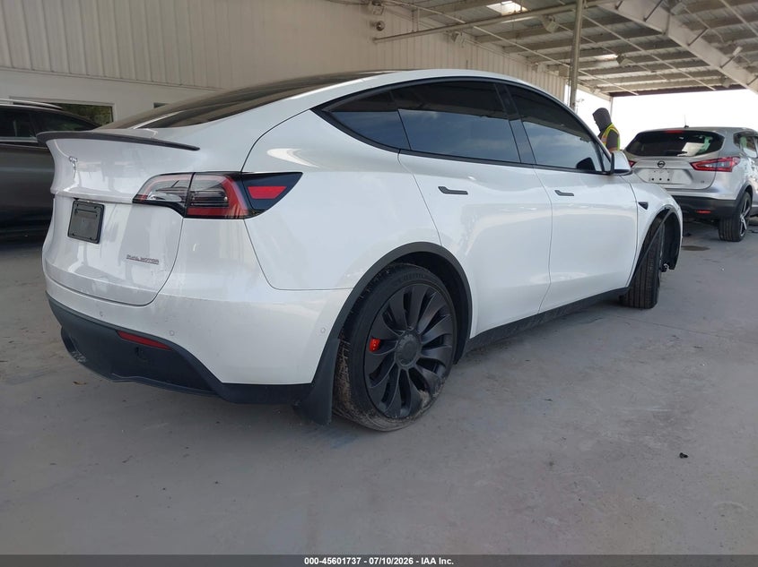2022 Tesla Model y VIN 7SAYGDEF9NF380762 IAAI salvage auction — FRONT END, Salvage Title, sold $11,800 on 2026-09-11 (photo 4)