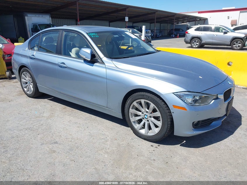 2015 BMW 3er VIN WBA3D5C50FK290661 IAAI salvage auction — LEFT REAR, Salvage Title, sold $4,300 on 2026-08-20 (photo 1)