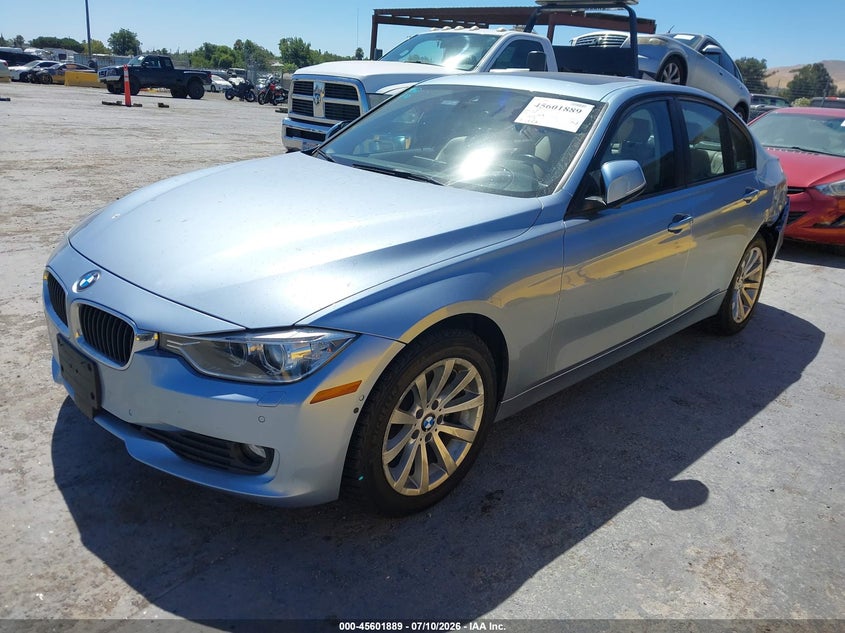 2015 BMW 3er VIN WBA3D5C50FK290661 IAAI salvage auction — LEFT REAR, Salvage Title, sold $4,300 on 2026-08-20 (photo 2)