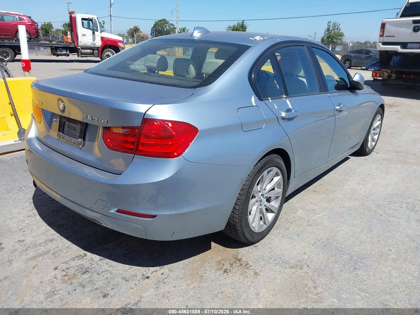 2015 BMW 3er VIN WBA3D5C50FK290661 IAAI salvage auction — LEFT REAR, Salvage Title, sold $4,300 on 2026-08-20 (photo 4)