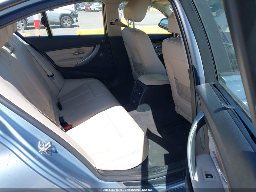 2015 BMW 3er VIN WBA3D5C50FK290661 IAAI salvage auction — LEFT REAR, Salvage Title, sold $4,300 on 2026-08-20 (photo 8)