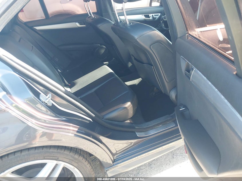 2013 Mercedes-benz C-klasse VIN WDDGF4HB0DR273781 IAAI salvage auction — NORMAL WEAR, Wait Title, sold $350 on 2026-08-12 (photo 8)