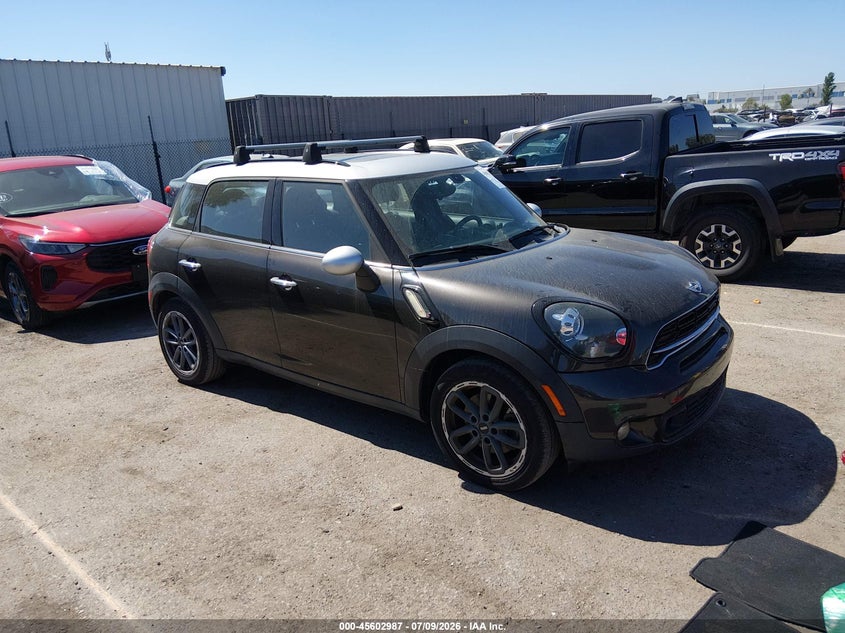 2016 Mini Countryman VIN WMWZC3C55GWT10978 IAAI salvage auction — REAR END, Salvage Title, sold $1,950 on 2026-08-06 (photo 1)