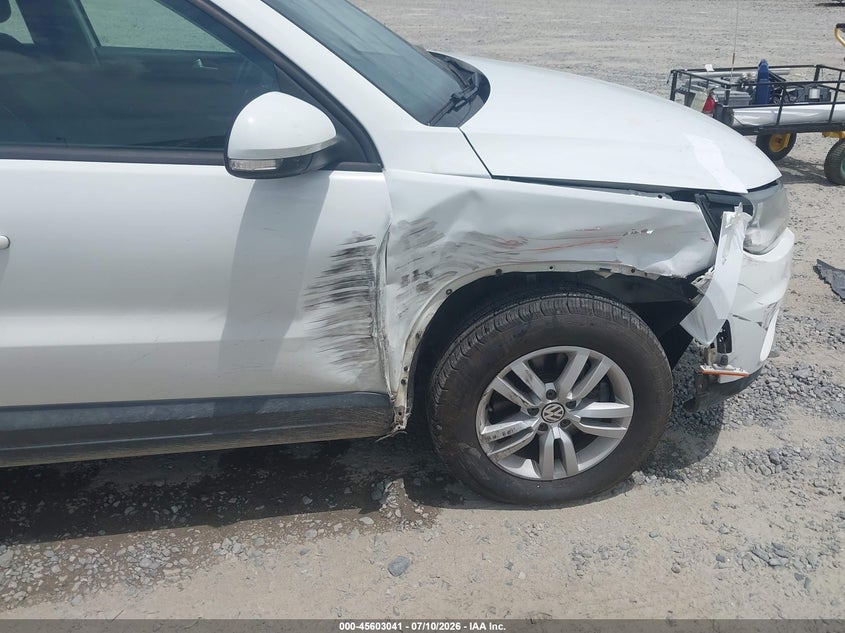 2016 Volkswagen Tiguan VIN WVGAV7AX6GW559369 IAAI salvage auction — RIGHT FRONT, Wait Title, sold $1,150 on 2026-08-23 (photo 6)