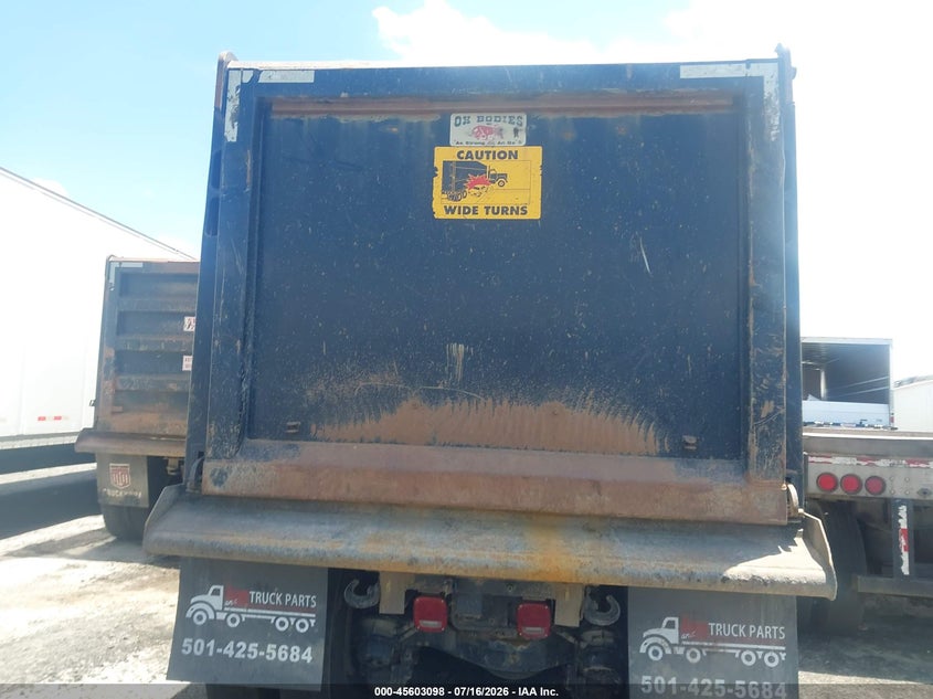 2021 Mack Granite VIN 1M2GR3TC2MM001141 IAAI salvage auction — ROLLOVER, Clear (Arkansas), sold $35,700 on 2026-08-26 (photo 8)