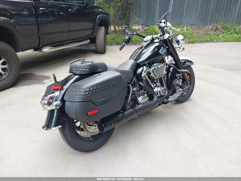 2025 Harley-davidson Softail VIN 1HD1YA918SB041366 IAAI salvage auction — FRONT END, Mv-907A (New York), sold $9,750 on 2026-09-16 (photo 4)