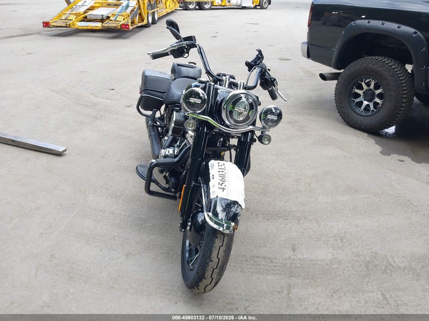 2025 Harley-davidson Softail VIN 1HD1YA918SB041366 IAAI salvage auction — FRONT END, Mv-907A (New York), sold $9,750 on 2026-09-16 (photo 5)
