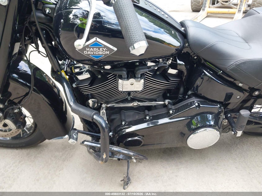 2025 Harley-davidson Softail VIN 1HD1YA918SB041366 IAAI salvage auction — FRONT END, Mv-907A (New York), sold $9,750 on 2026-09-16 (photo 9)
