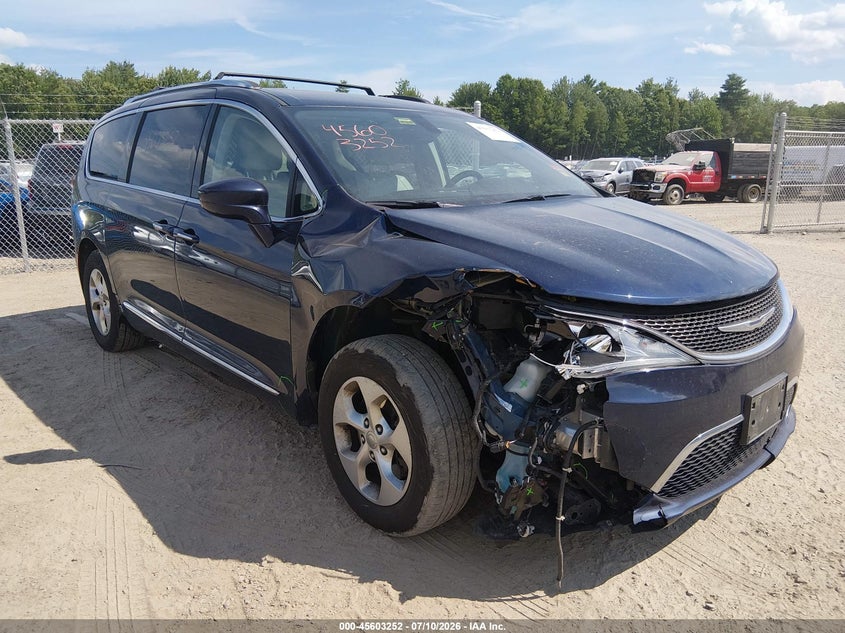 2017 Chrysler Pacifica VIN 2C4RC1EG8HR556004 IAAI salvage auction — RIGHT FRONT, Salvage (Maine), sold $1,300 on 2026-08-25 (photo 6)