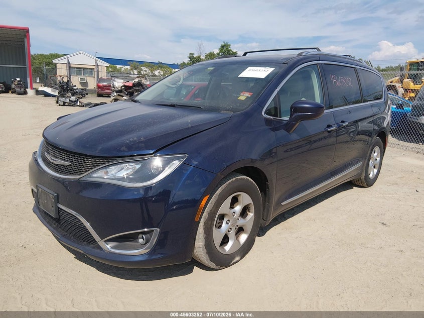 2017 Chrysler Pacifica VIN 2C4RC1EG8HR556004 IAAI salvage auction — RIGHT FRONT, Salvage (Maine), sold $1,300 on 2026-08-25 (photo 2)