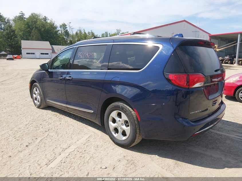 2017 Chrysler Pacifica VIN 2C4RC1EG8HR556004 IAAI salvage auction — RIGHT FRONT, Salvage (Maine), sold $1,300 on 2026-08-25 (photo 3)