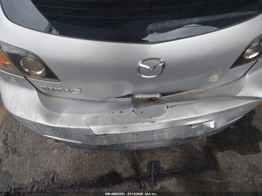 2006 Mazda 3 VIN JM1BK344961465588 IAAI salvage auction — FRONT & REAR, Salvage (California), sold $325 on 2026-07-28 (photo 6)